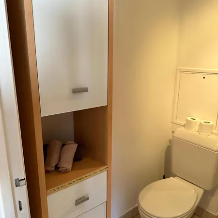 10 Minutes Walk From The Beautiful Eiffel Tower *